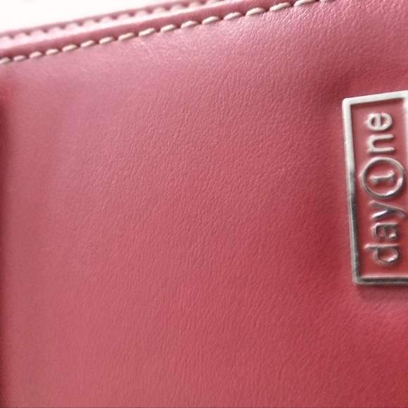 "New" Day one leather planner - Picture 4 of 6